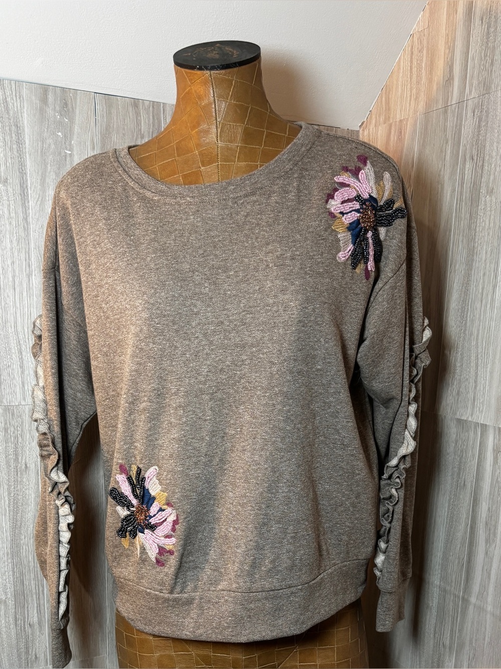 Vintage America Blues Beaded Floral Embroidered Sweatshirt Excellent Condition